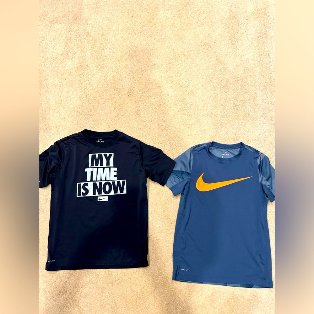 Nike Kids' Black and Blue Graphic T-Shirts size Boys M